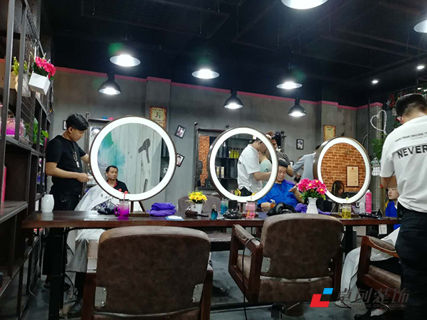 100平工業風美發店裝修怎么設計好看